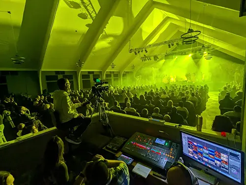 Large venue production with immersive lighting design